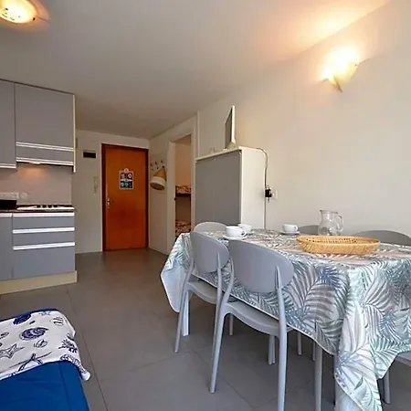 Pleasant Flat In Near The 2*